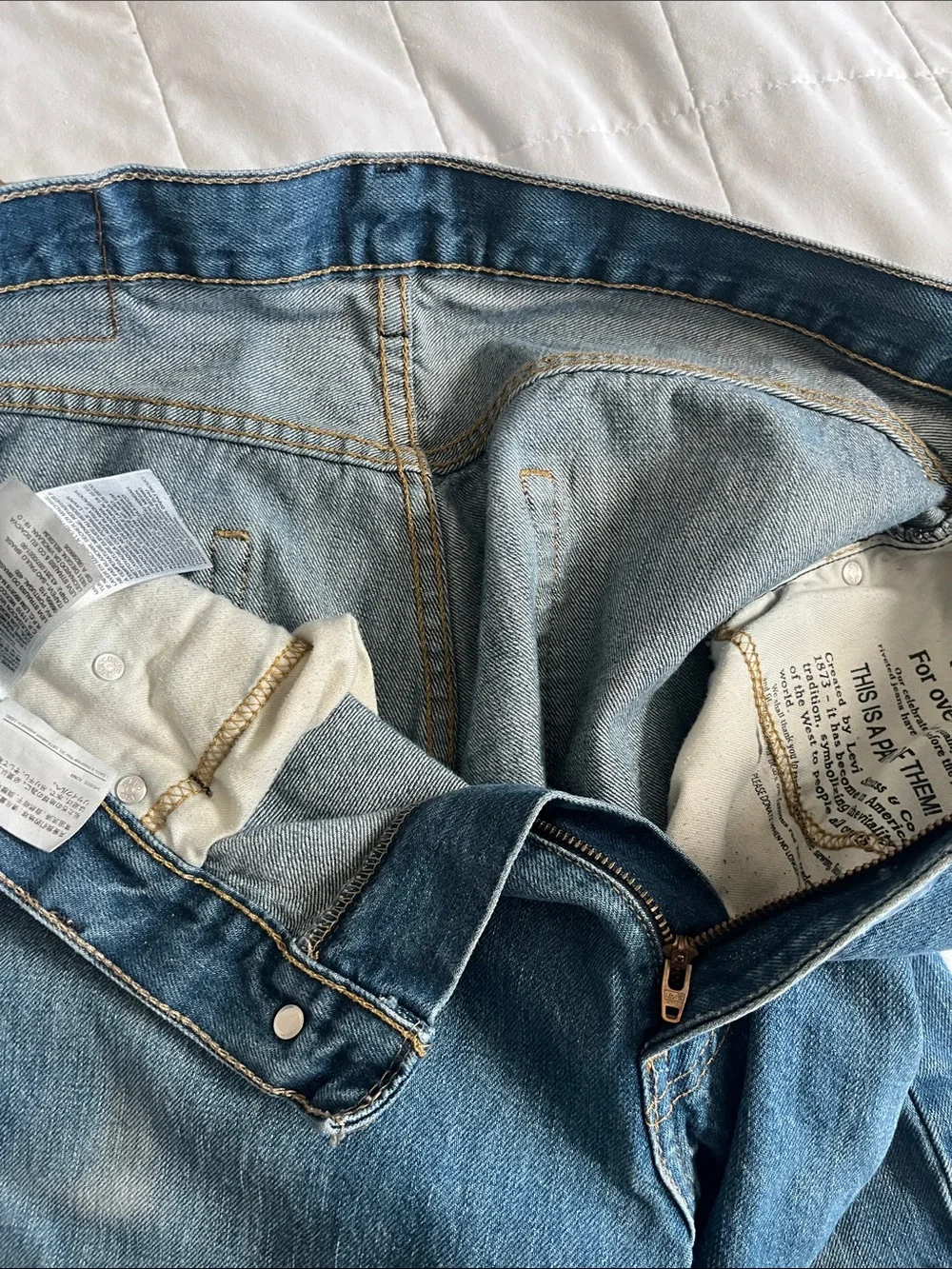 Levi's vintage 550 relaxed fit 100% cotton  Jeans 33 waist 30 length women